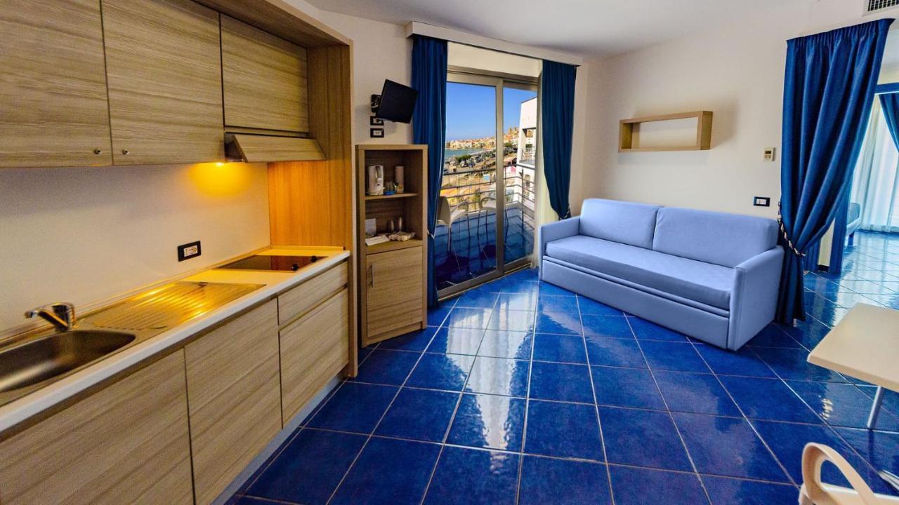 Flexible Room,109415223:JPEG